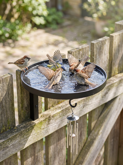 Metalen vogelbad voor aan de muur