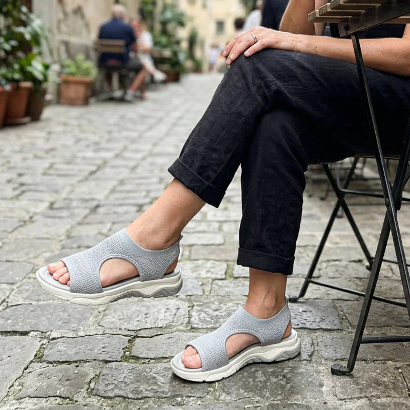 Comfortabele, ademende, platte sandalen