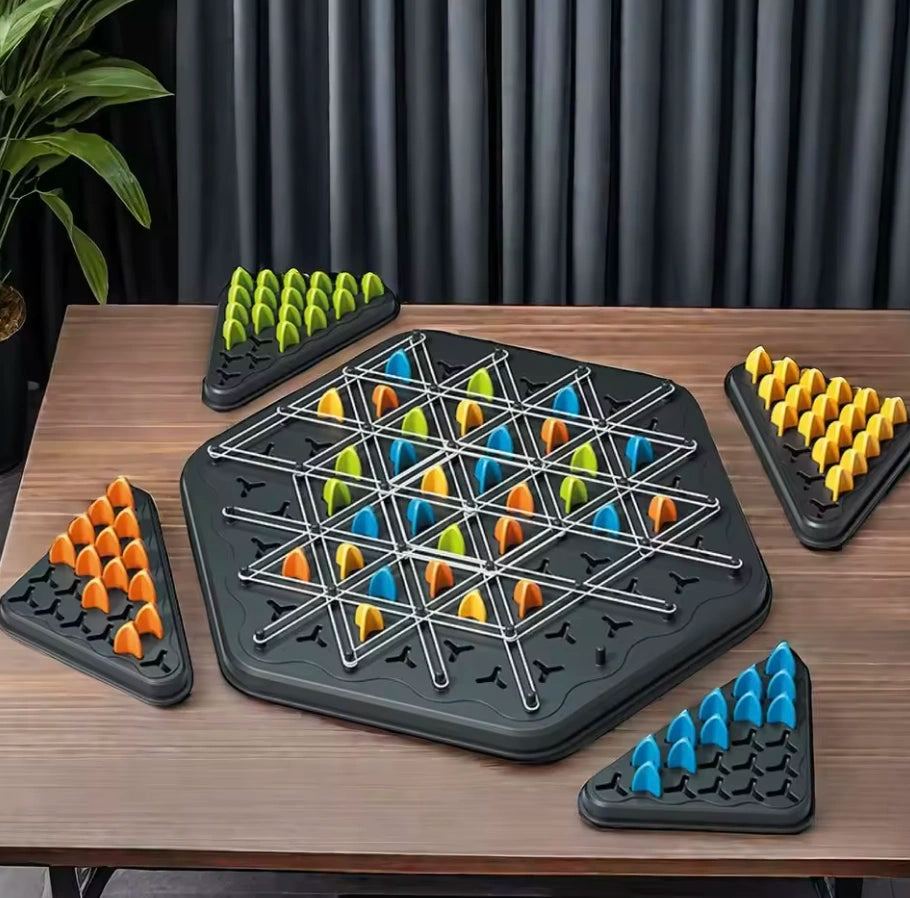 Driehoekenjacht: het bordspel dat logica en meetkunde traint