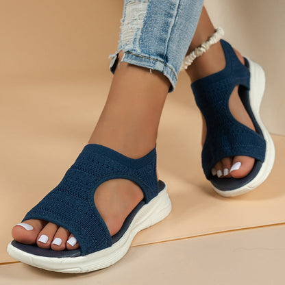 Comfortabele, ademende, platte sandalen